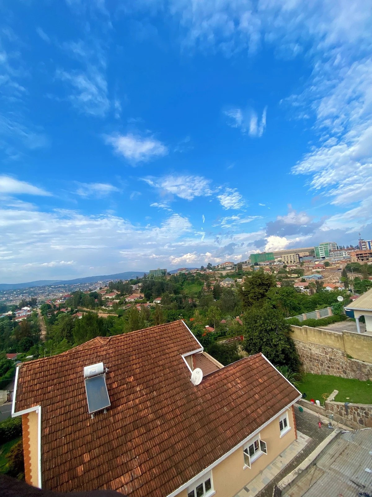 Lux 1+1- Centrally Located,Fast Wi-Fi & Parking