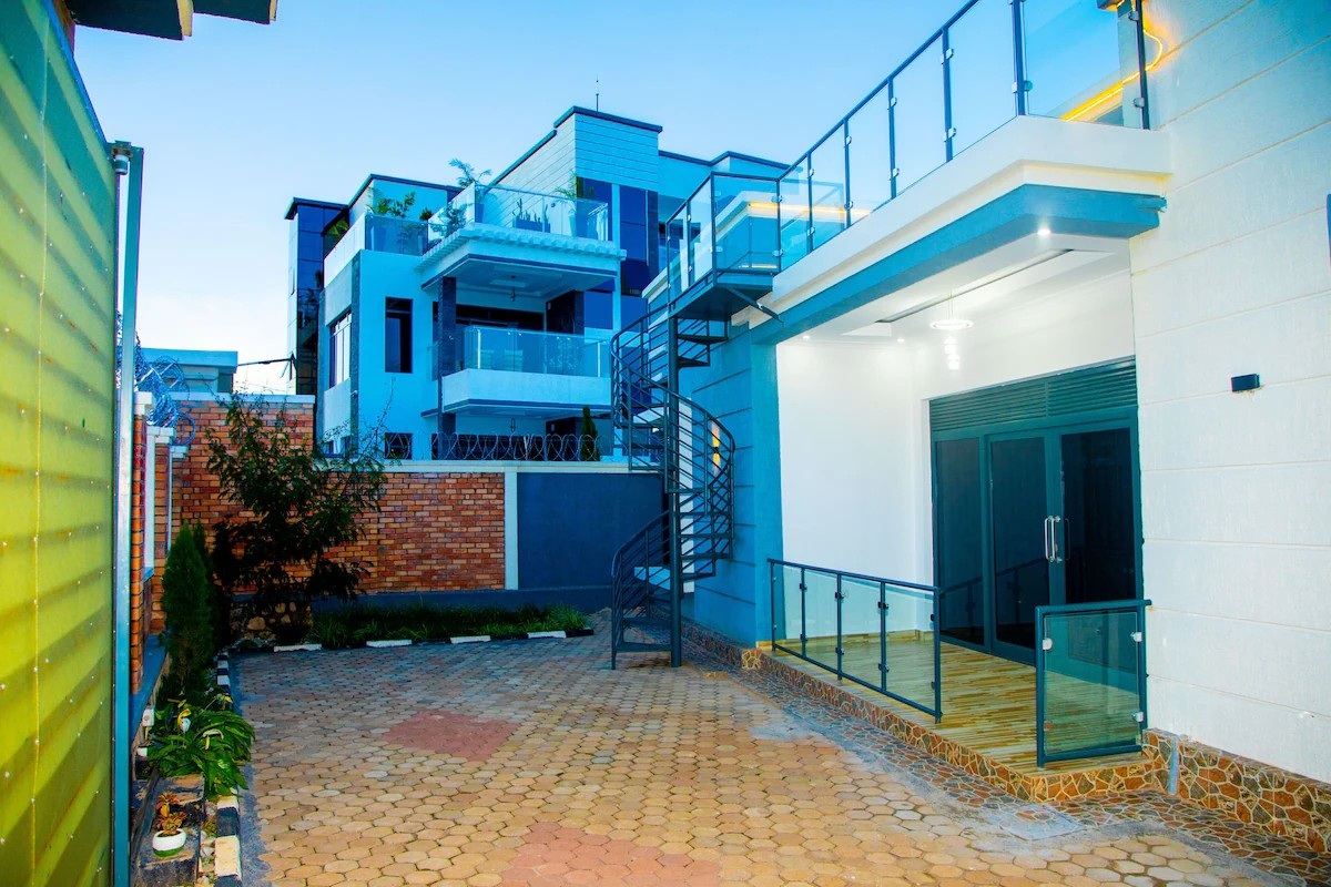 Stunning Gisozi Home & Villa Apartment
